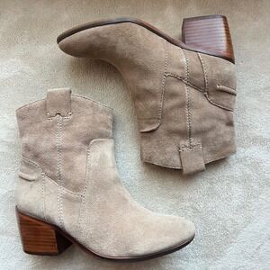 Vince Camuto Maves Tan Beige Suede Block Heel Western Ankle Boot Women 6 Neutral
